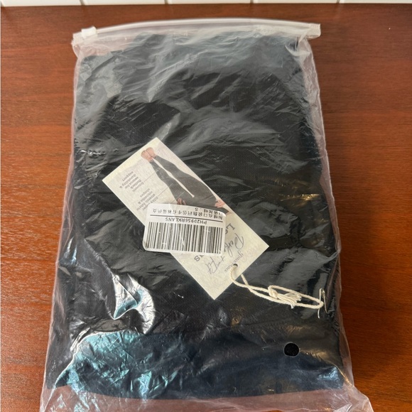 Grace and Lace Black Leggings. Size small NWT - Picture 3 of 3